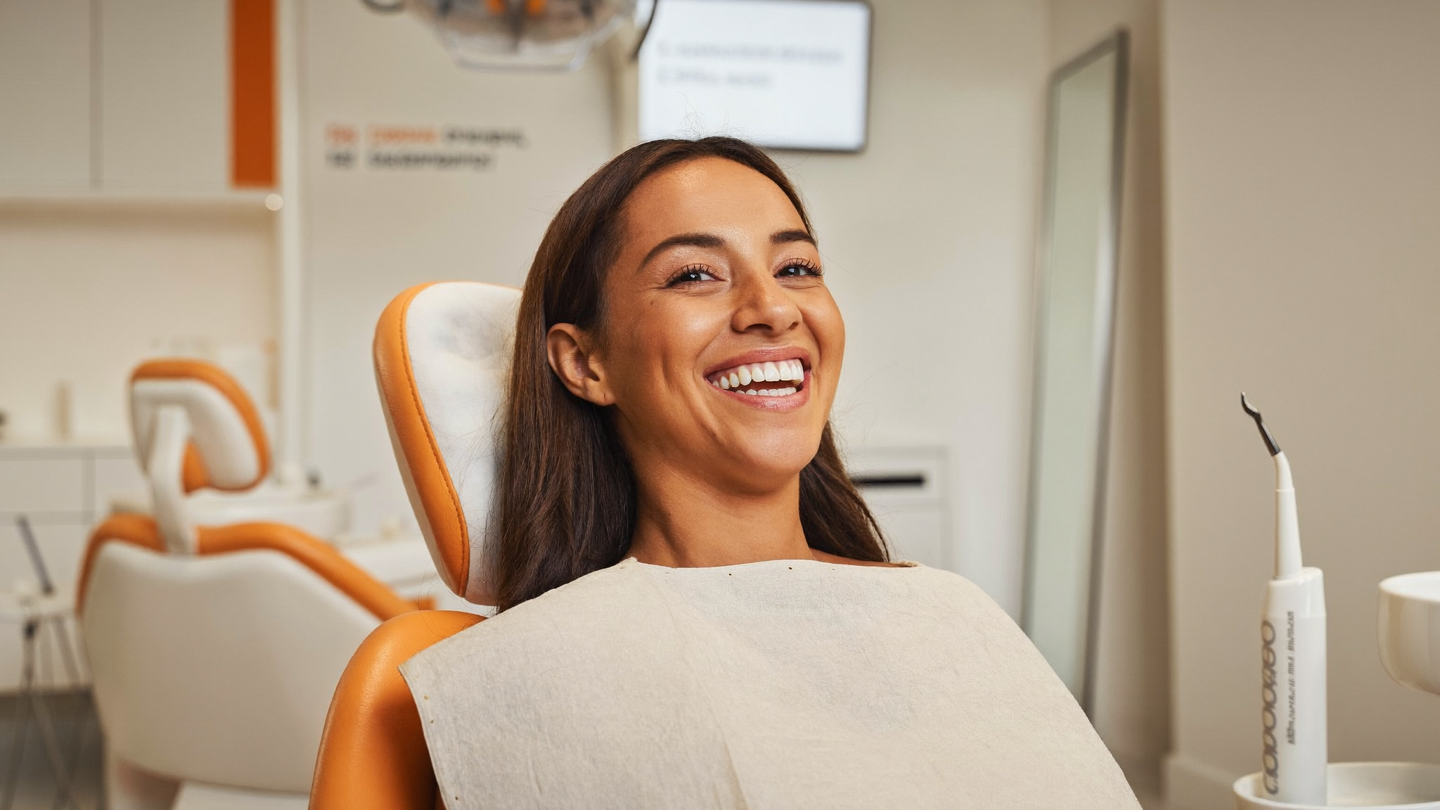 Blanqueamiento dental — resultado natural en paciente de Clínica Dental Sonrise Lima